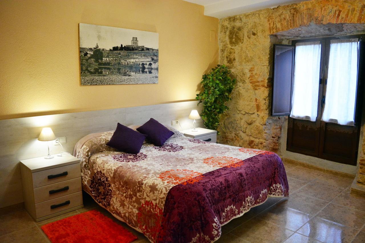 Apartamento Palacio Antigua Audiencia ซิวดัด-โรดรีโก ภายนอก รูปภาพ
