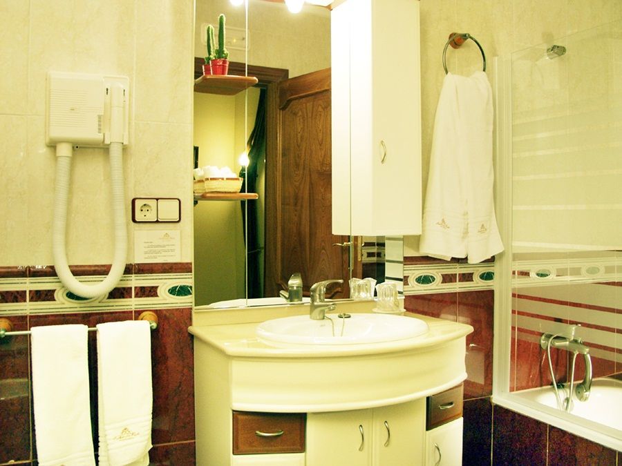 Apartamento Palacio Antigua Audiencia ซิวดัด-โรดรีโก ภายนอก รูปภาพ